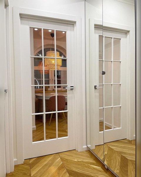 Фото товара Межкомнатная дверь эмаль Ofram Оксфорд белая остеклённая